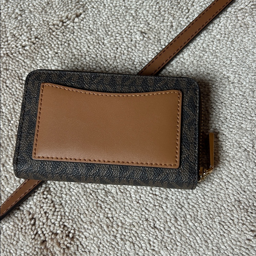 MICHAEL KORS bucket bag with wallet - Picture 7 of 11